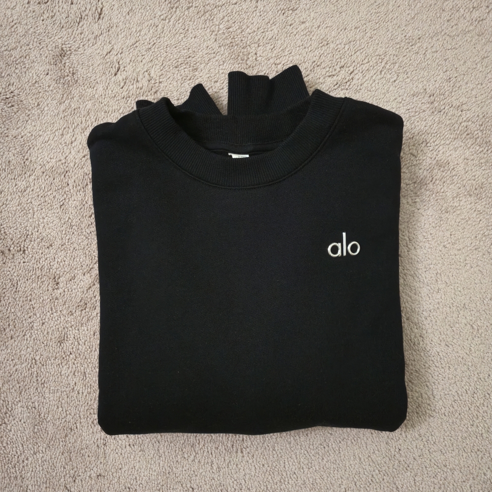ALO Yoga Accolade Crew Neck Pullover